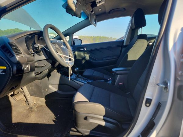 2016 KIA FORTE GL (Middle-Low Grade)