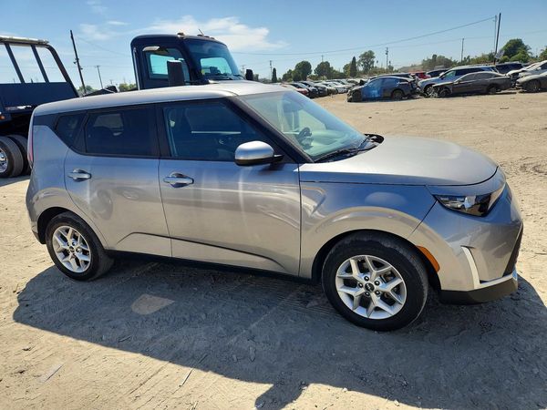 2024 KIA SOUL LX, S