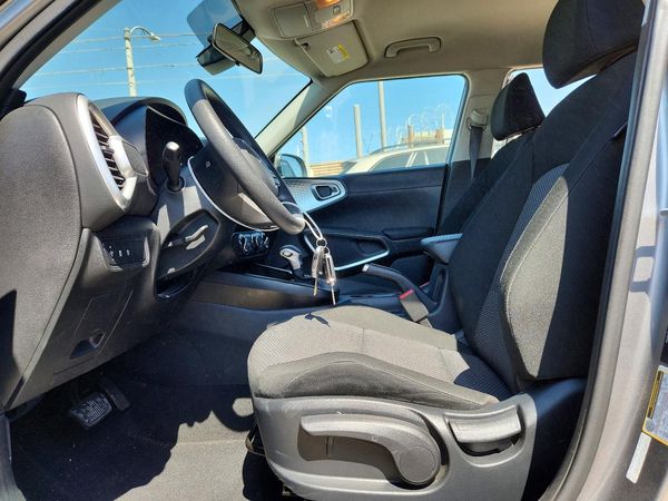 2024 KIA SOUL LX, S