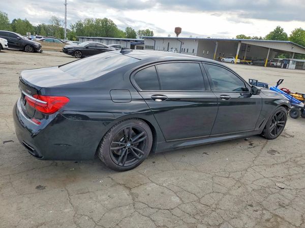 2017 BMW 750