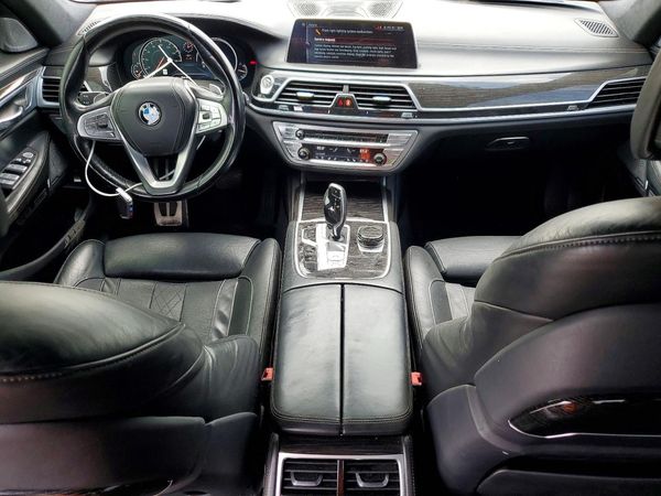2017 BMW 750