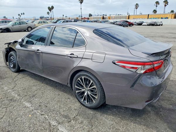 2018 TOYOTA CAMRY