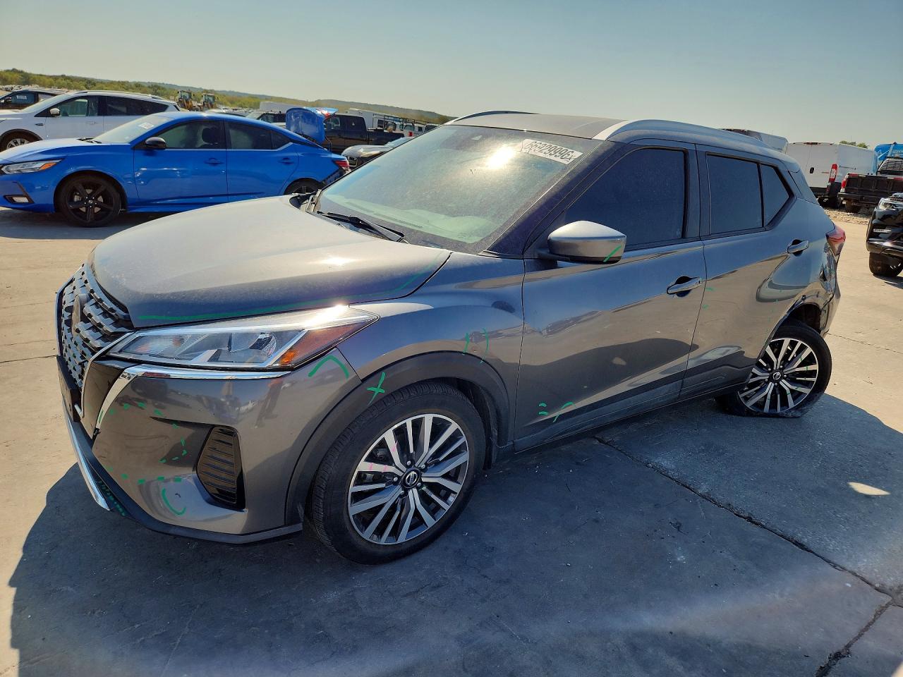 2021 NISSAN KICKS
