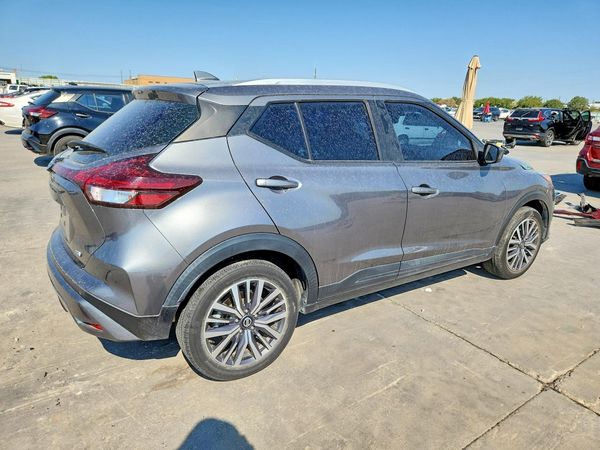 2021 NISSAN KICKS