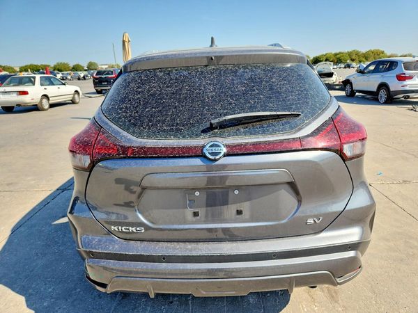 2021 NISSAN KICKS