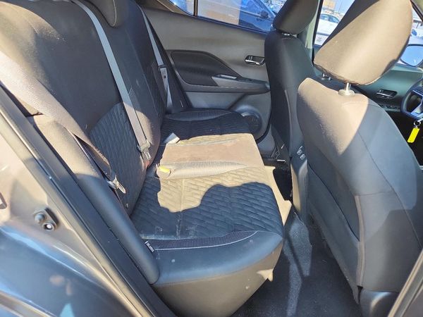 2021 NISSAN KICKS