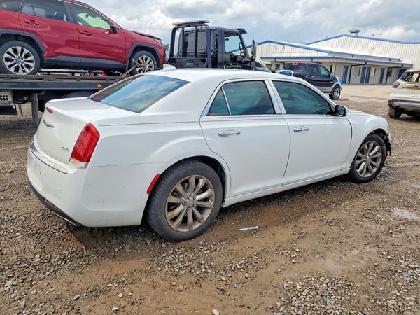 2018 CHRYSLER 300