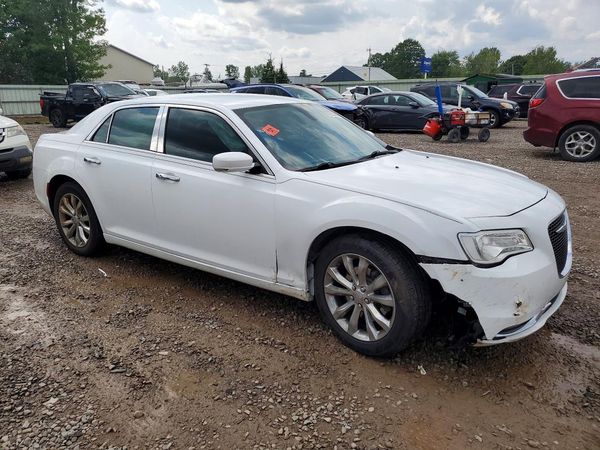 2018 CHRYSLER 300