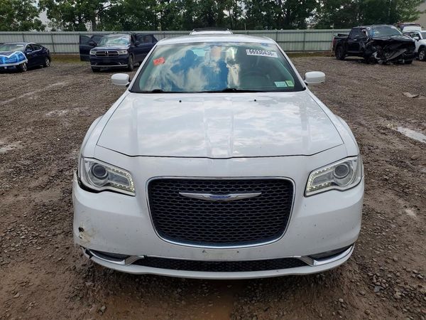 2018 CHRYSLER 300
