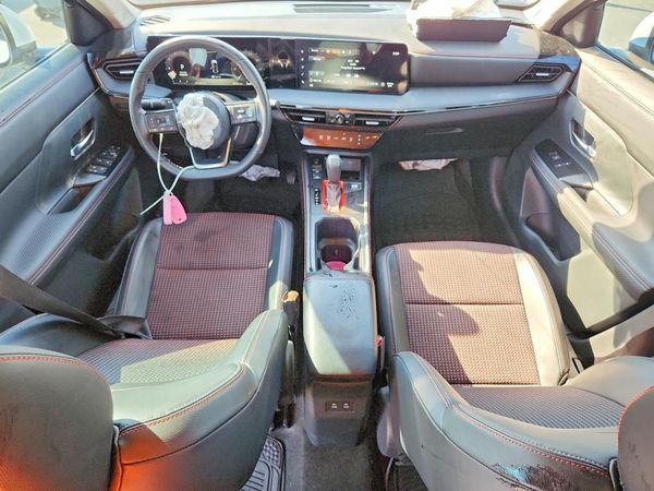 2025 NISSAN KICKS SR