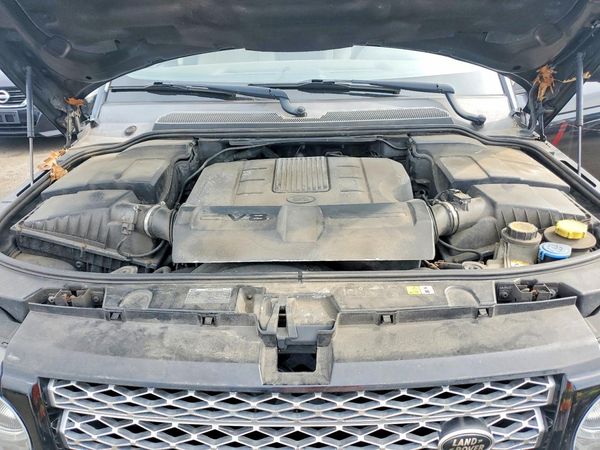 2013 LAND ROVER RANGEROVER HSE LUX