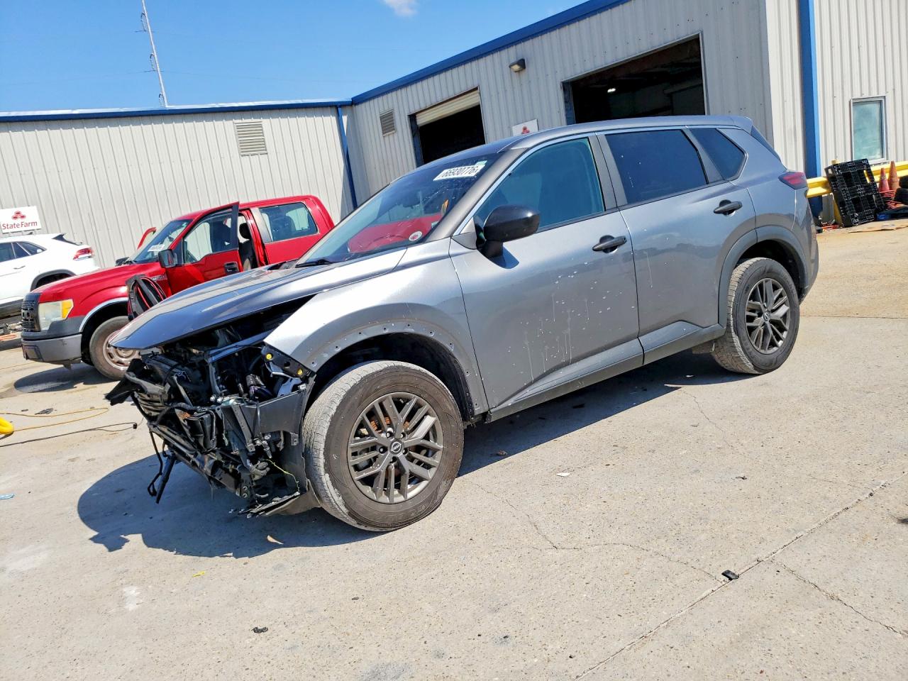2023 NISSAN ROGUE S — Front 3/4