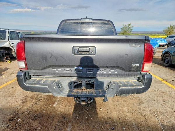 2018 TOYOTA TACOMA