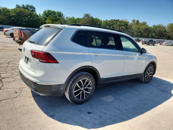 2018 VOLKSWAGEN TIGUAN SE, SEL