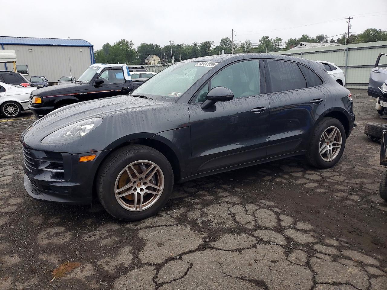 2021 PORSCHE MACAN Base