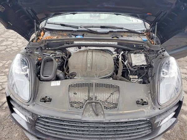 2021 PORSCHE MACAN Base