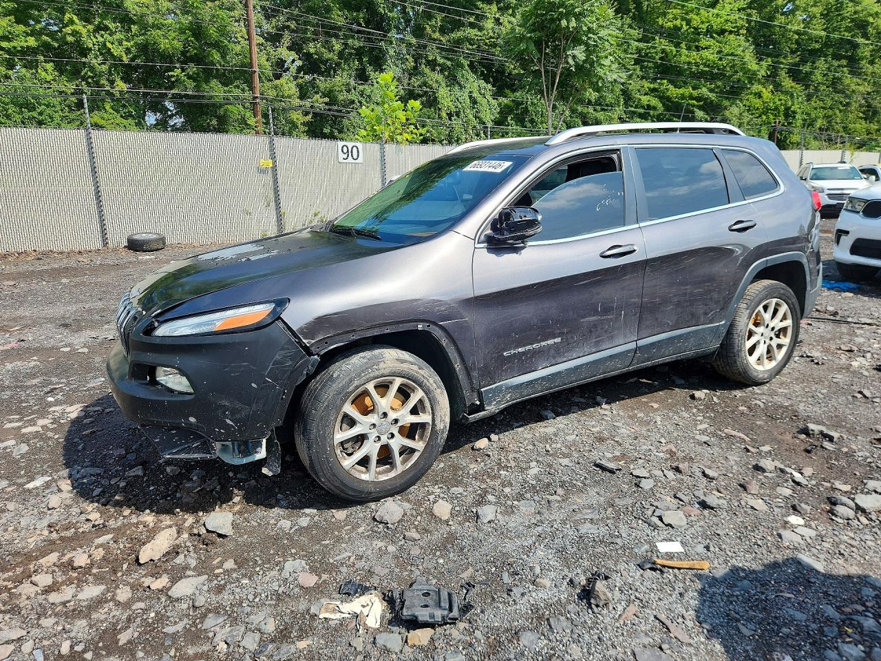 2018 JEEP CHEROKEE Latitude Plus — Front 3/4
