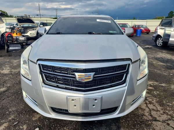 2017 CADILLAC XTS Luxury