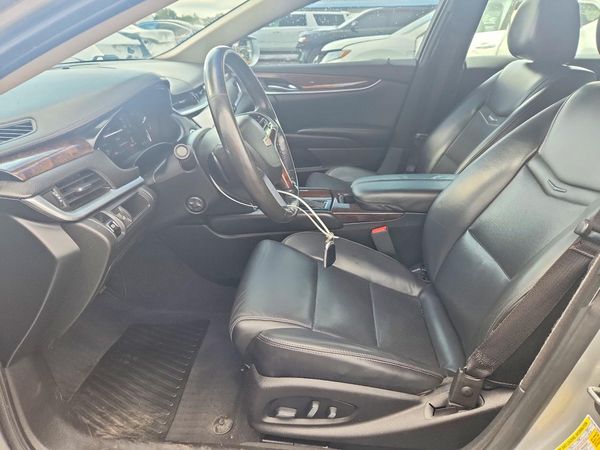 2017 CADILLAC XTS Luxury