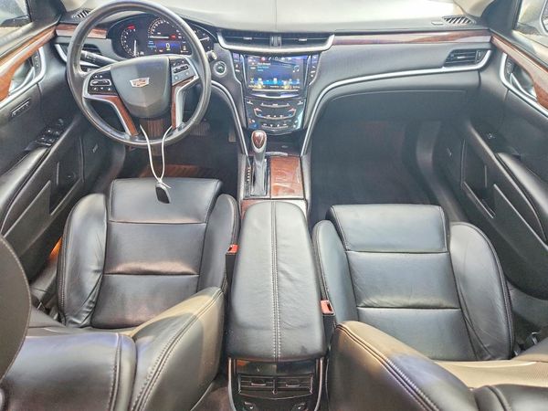 2017 CADILLAC XTS Luxury