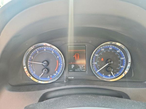 2018 TOYOTA COROLLA