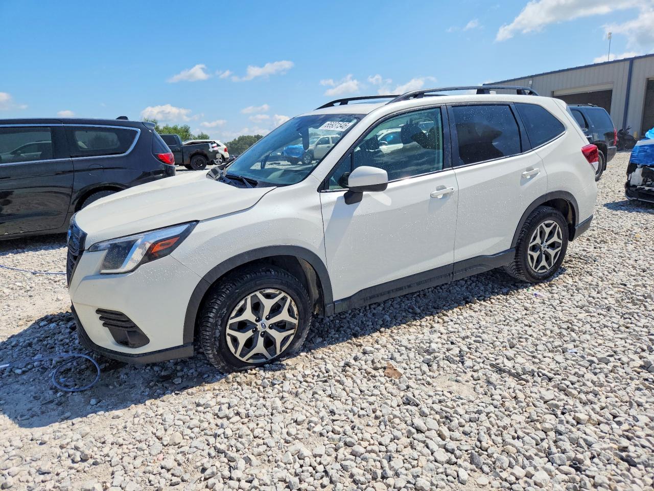 2022 SUBARU FORESTER Premium