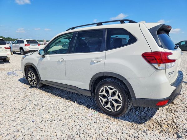 2022 SUBARU FORESTER Premium