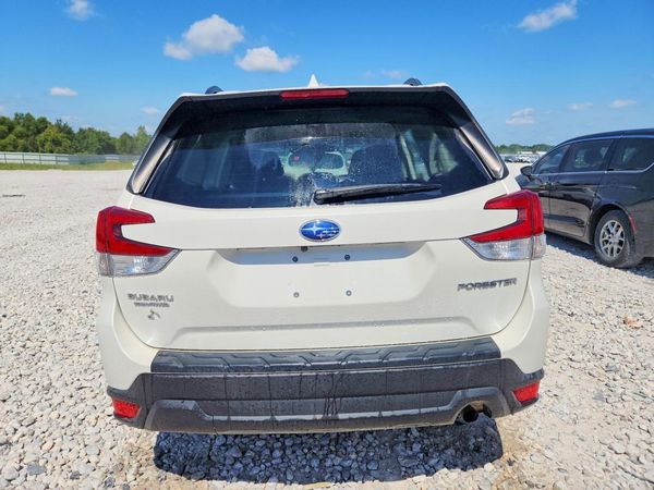 2022 SUBARU FORESTER Premium
