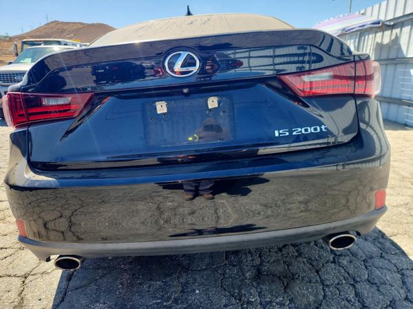 2016 LEXUS IS 200t