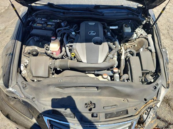 2016 LEXUS IS 200t