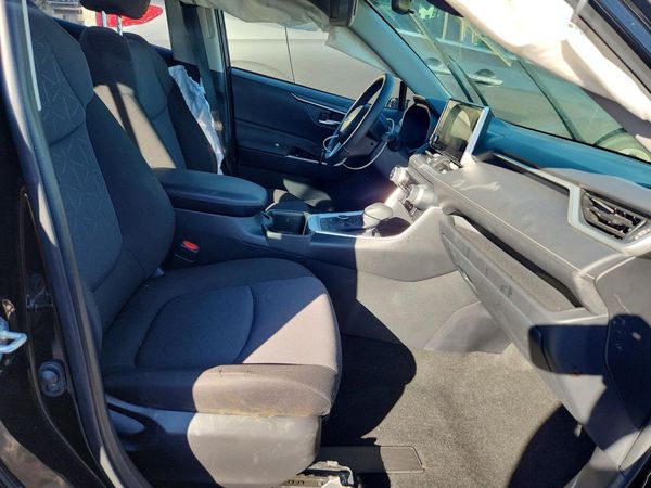 2025 TOYOTA RAV4 XLE — DENT