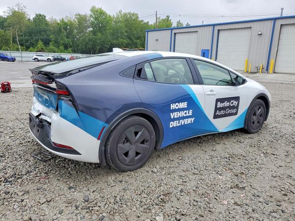 2024 TOYOTA PRIUS