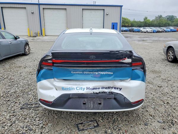 2024 TOYOTA PRIUS
