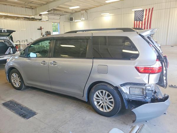2017 TOYOTA SIENNA