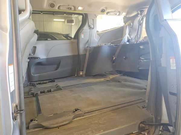 2017 TOYOTA SIENNA
