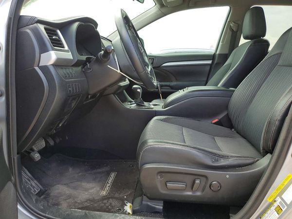 2016 TOYOTA HIGHLANDER