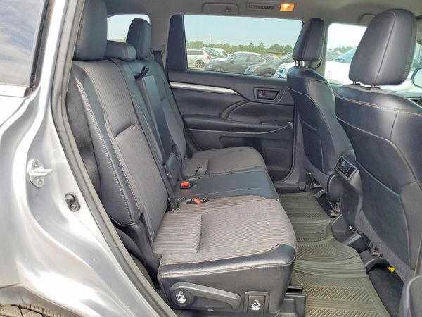 2016 TOYOTA HIGHLANDER