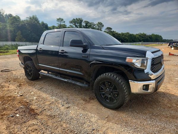2021 TOYOTA TUNDRA SR5 grade