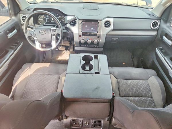 2021 TOYOTA TUNDRA SR5 grade
