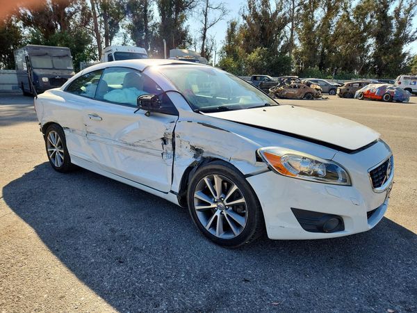 2012 VOLVO C70