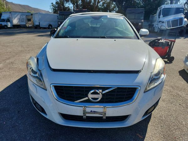 2012 VOLVO C70