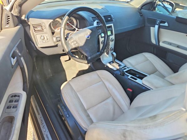 2012 VOLVO C70
