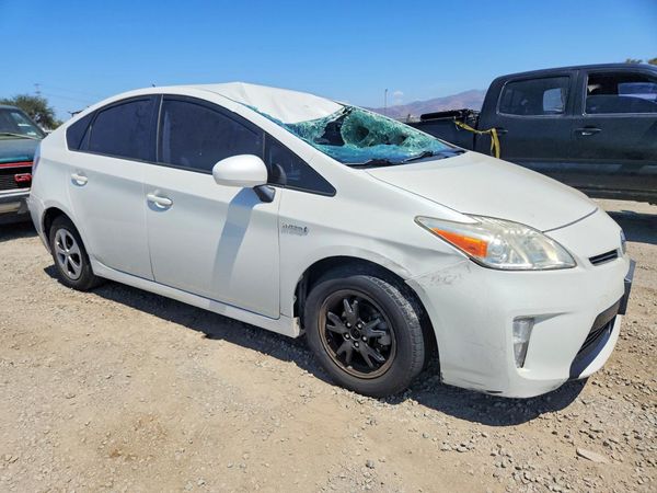 2014 TOYOTA PRIUS
