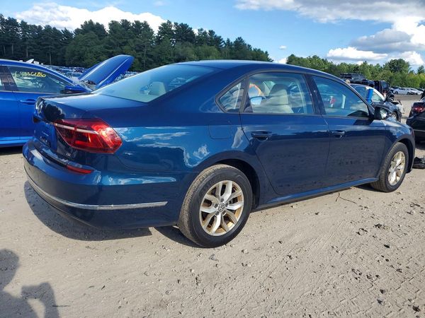 2018 VOLKSWAGEN PASSAT S, R-Line