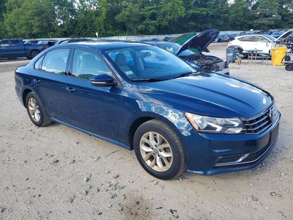 2018 VOLKSWAGEN PASSAT S, R-Line