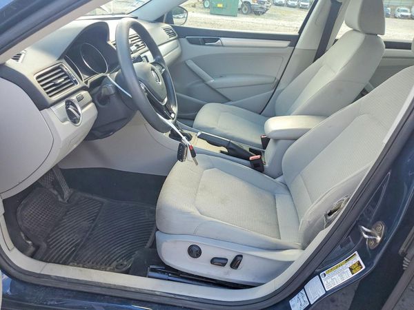 2018 VOLKSWAGEN PASSAT S, R-Line