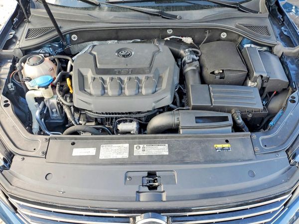 2018 VOLKSWAGEN PASSAT S, R-Line