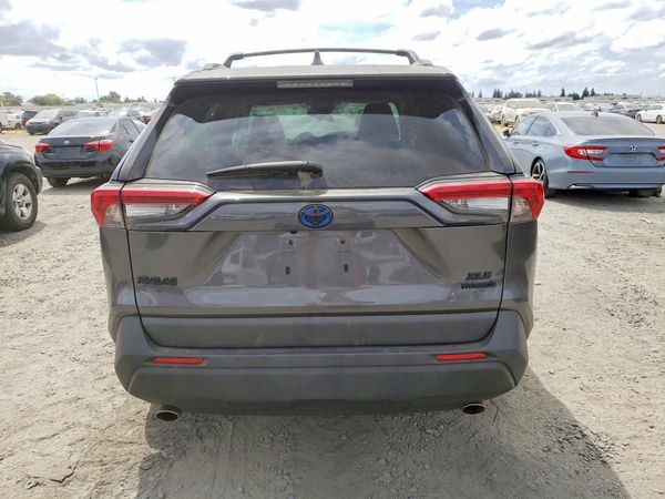 2022 TOYOTA RAV4 XLE