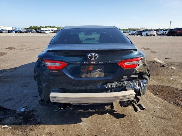 2018 TOYOTA CAMRY