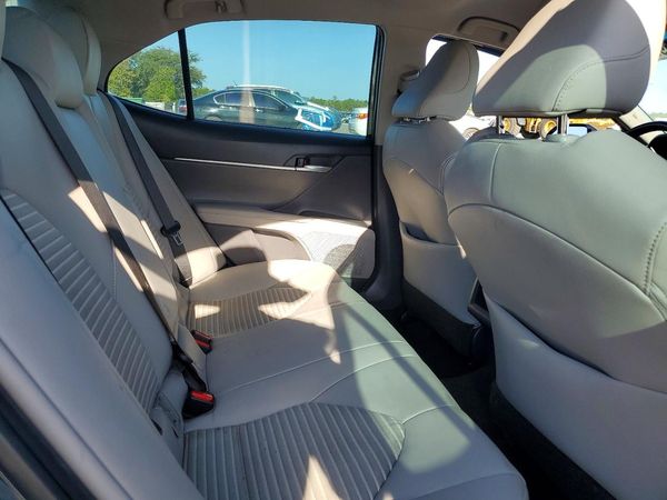 2018 TOYOTA CAMRY